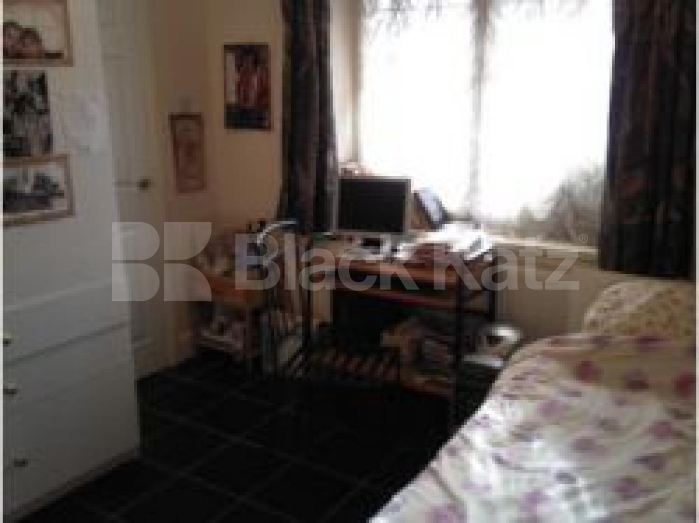 			Studio Apartment, 1 bath, 1 reception Flat			 Great North Road, HIGHGATE